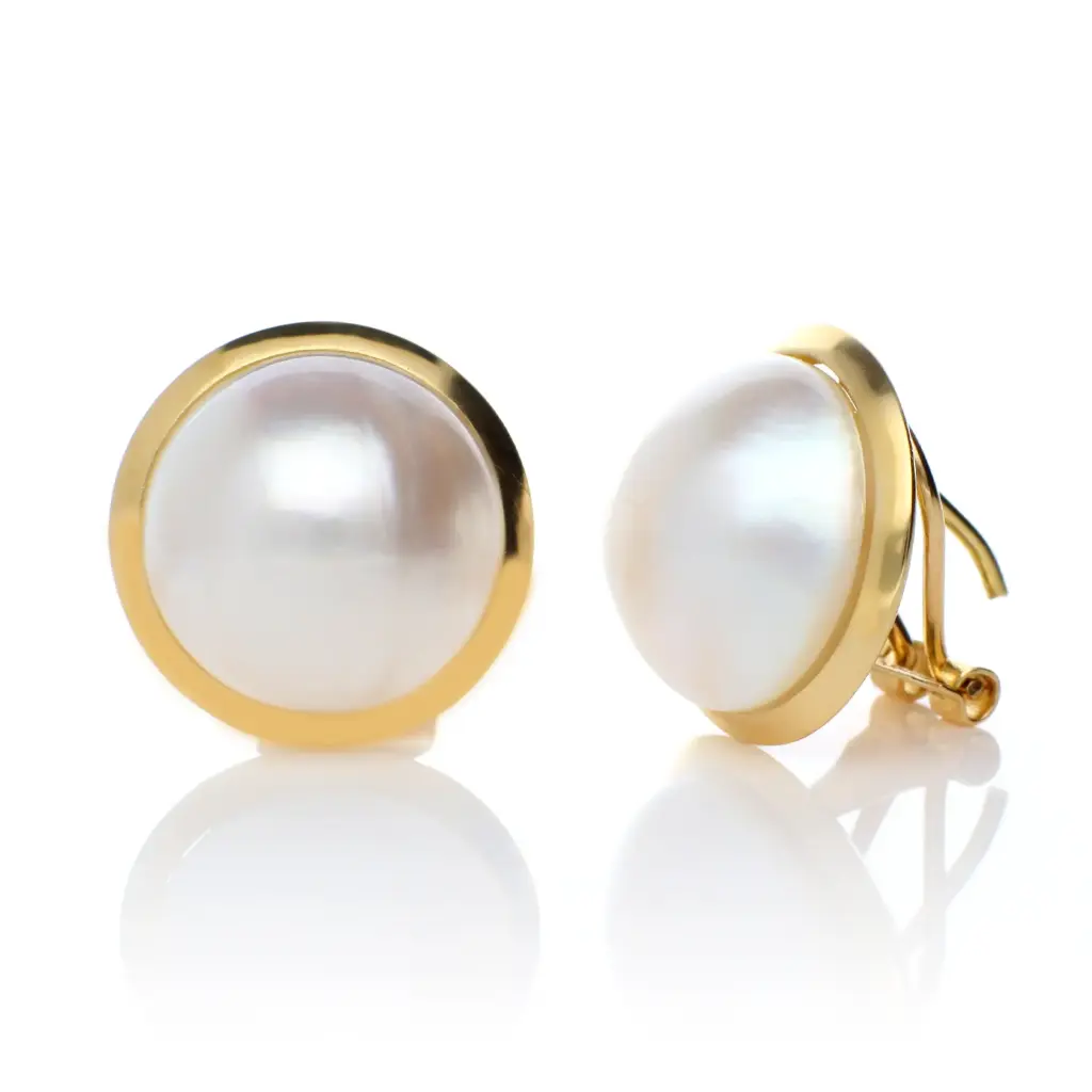 Pendientes Omega Perla Japonesa con Cerco